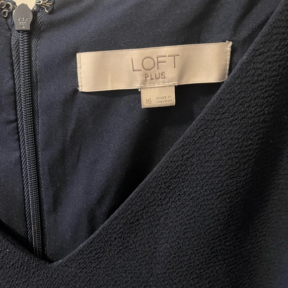 Loft navy flutter sleeve dress - Picture 5 of 6